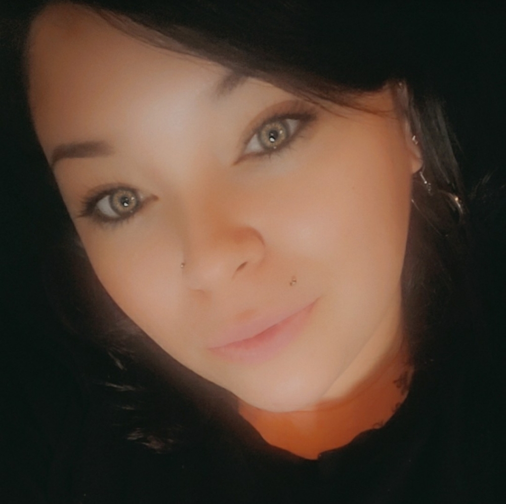 Meet your Posher, Desiree
